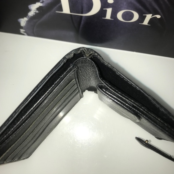 Louis Vuitton Epi leather wallet in black - Picture 5 of 5